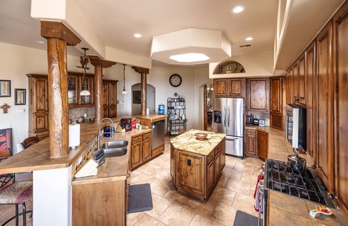 Mesilla Park House | 60-acre custom home with breathtaking views of city of Las Cruces & Organs!