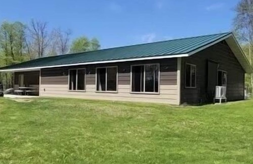 Mora House | 60 acres of wooded bliss!