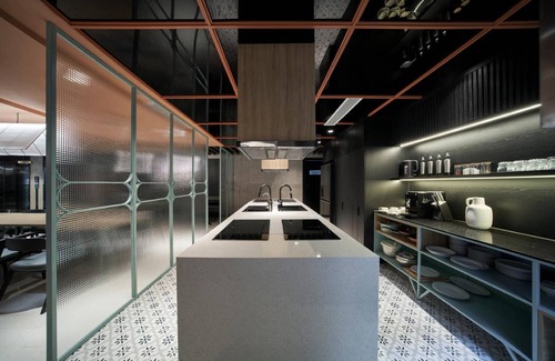 Dong Khoi Hotel | 60 m² Hotel ∙ 2 guests