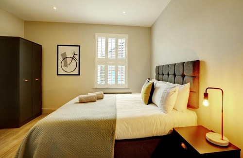 Trafford Apartment | 60 Manchester Road