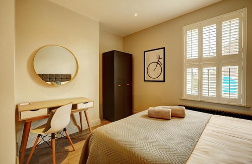 Trafford Apartment | 60 Manchester Road