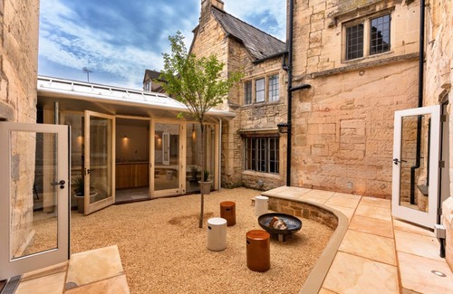 Painswick House | 600 m² House ∙ 9 bedrooms ∙ 24 guests