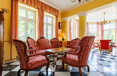 Fonyod Villa | 600 m² Villa ∙ 13 bedrooms ∙ 26 guests