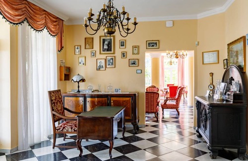 Fonyod Villa | 600 m² Villa ∙ 13 bedrooms ∙ 26 guests