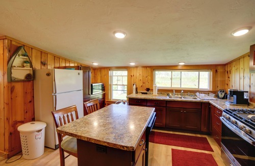 Oconto Cottage | 600' of Green Bay Frontage & Dock: Cozy Cottage