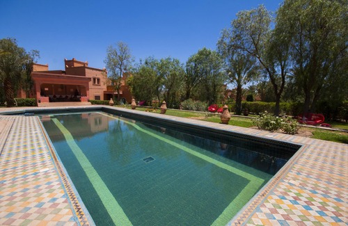 Ouarzazate Villa | 600m2 oriental palace with swimming pool, quiet location.
