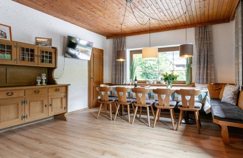Alpbach House | 605 m² House ∙ 19 bedrooms ∙ 52 guests