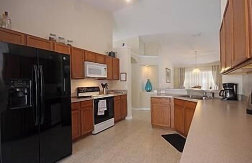 Eagle Pointe South House | 606 Peaceful Lake View family vacation home, single story. Close to Disney