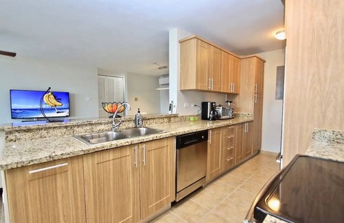 Sardinera Apartment | 608 Ocean & Marina Views 3 Bedroom 2 Bathroom Luxury Condo