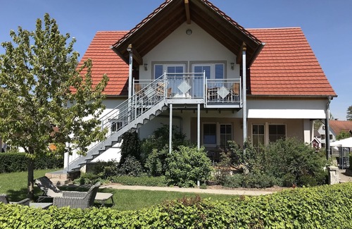 Gunzenhausen Apartment | 60qm-große Ferienwohnung mit überdachtem Balkon