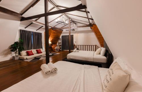 Hin Lek Fai Resort | 60s Town