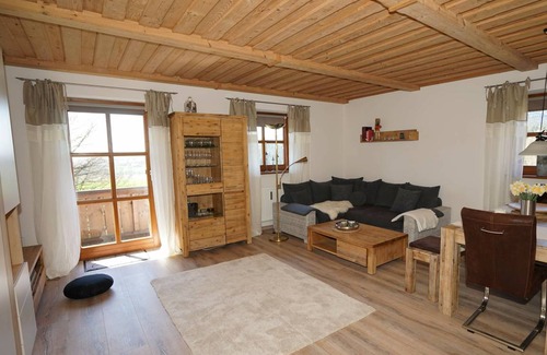 Hauzenberg Apartment | 62 m² Apartment ∙ 1 bedroom ∙ 5 guests