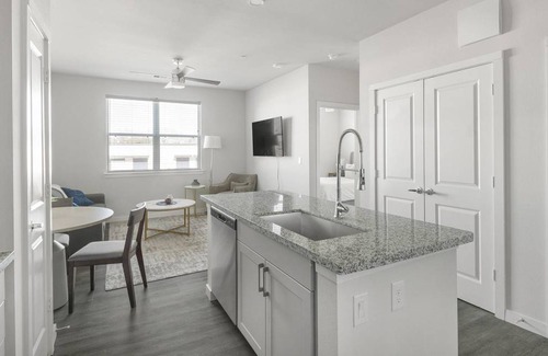 Spring Branch East Apartment | 63 m² Apartment ∙ 1 bedroom ∙ 2 guests