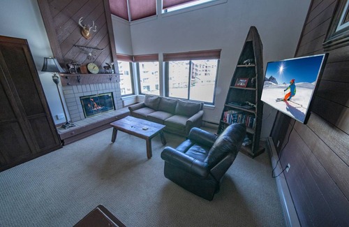 Lakeside Village Condo | 63 m² Condo ∙ 1 bedroom ∙ 4 guests