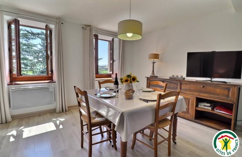 Charmes-sur-l'Herbasse House | 65 m² Gîte ∙ 2 bedrooms ∙ 4 guests