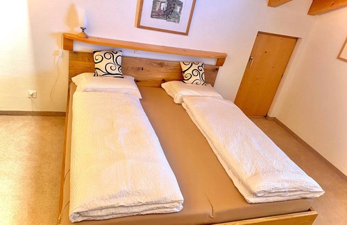 Monstein Apartment | 65 m² Apartment ∙ 2 bedrooms ∙ 5 guests