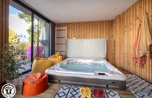 Orcines House | 65 m² Gîte ∙ 2 bedrooms ∙ 4 guests
