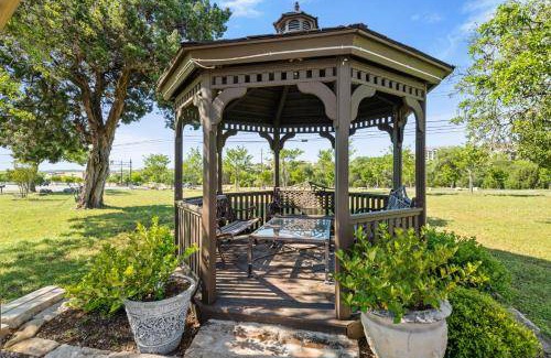 Bee Cave Cabin | 65 m² Lodge ∙ 4 guests