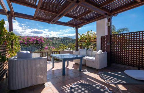 Loutra Villa | 650 m² Villa ∙ 6 bedrooms ∙ 12 guests