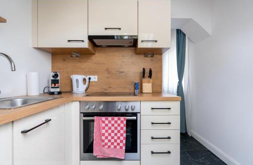 Purkersdorf Apartment | 65m2 Apartment near Vienna - Up to 6 Guests - Self Check-in - Free Parking