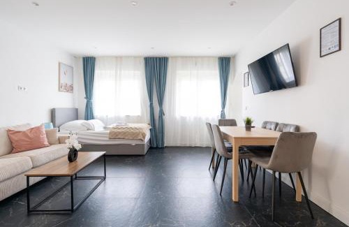 Purkersdorf Apartment | 65m2 Apartment near Vienna - Up to 6 Guests - Self Check-in - Free Parking
