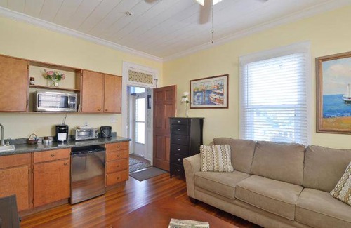 Stuart House | 663 m² Motel ∙ 10 bedrooms ∙ 31 guests