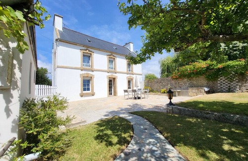 Primelin House | 680-Holiday home near St Tugen beach