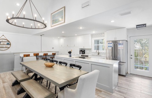 Gulf Trace House | 6BR, Private Pool, Close to the Beach, Bikes, Kayak, SUP!