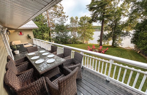 Alban Cottage | 6BR Sandy Beach Waterfront Cottage