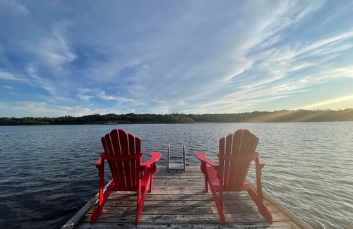 Alban Cottage | 6BR Sandy Beach Waterfront Cottage