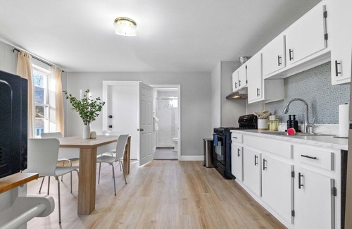 Winter Hill Apartment | 6BR4BATH Home in Somerville