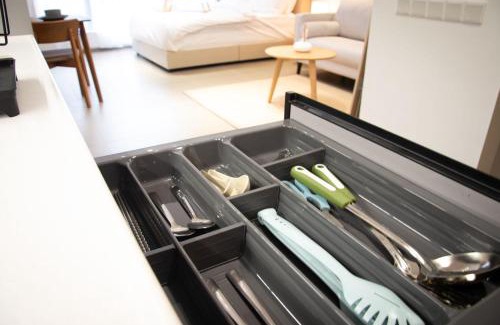 Sungai Penchala Apartment | 6Muji 2room 5min to 1U&Ikea with SkyPool at EmpireCity by Light House