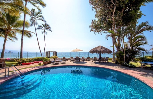South Shore Hotel Area Villa | 7 bdrm Classic Hacienda on Puerto Vallarta´s best swimming beach, sleeps 24.