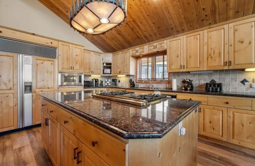 Castle Glen Estates Cabin | 7 bedroom accommodation in Big Bear Lake