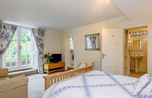 Brundall Cottage | 7 bedroom accommodation in Brundall, near Norwich
