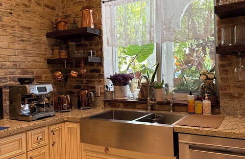 Southwest Coconut Grove House | 7 bedroom Beautiful, Clean - Coconut Grove