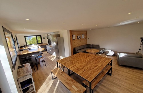 Saint-Paul House | 7-bedroom gîte for 15 people, located in the heart of nature, Savoie