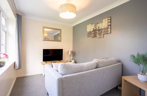 Peterborough House | 7 beds, perfect for contractors or large groups, free wi-fi