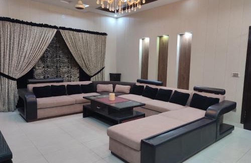 Lahore House | 7 BR Serviced Holiday Home Near Emporium Mall