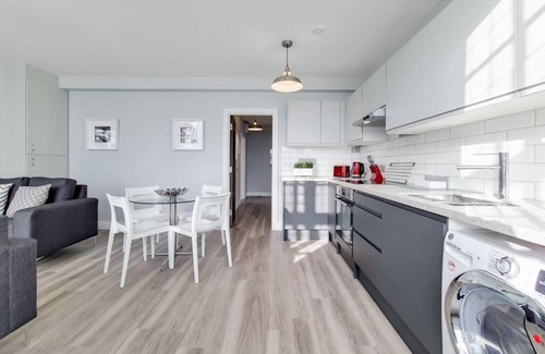 Twickenham Riverside Apartment | 7 Brewers Lane - 1 bedroom apartment