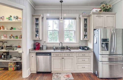 Irwinville House | 7 Mi to Downtown Fitzgerald: Spacious Home w/Deck