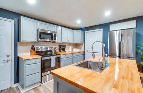 McComb House | 7 Mi to Lake Tangipahoa McComb Home with Deck!