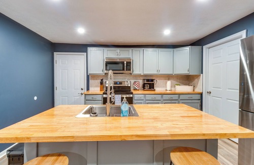 McComb House | 7 Mi to Lake Tangipahoa: McComb Home w/Deck!