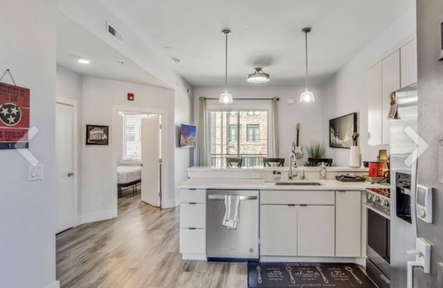Hadley - Washington Condo | 7 minutes to Broadway! Free Parking! Sleeps 6!