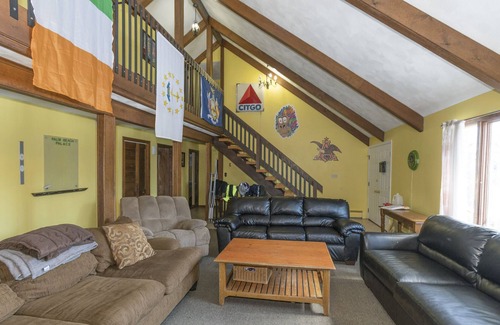 Briggs Farm House | 7 Palm Beach Ave - 6 Bed - SunPorch - DOGS Welcome - AC -