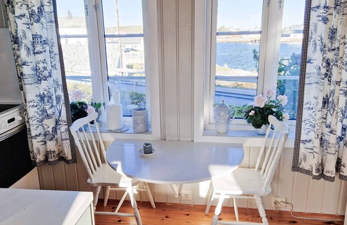 Averoy Municipality House | 7 person holiday home in Averøy-By Traum