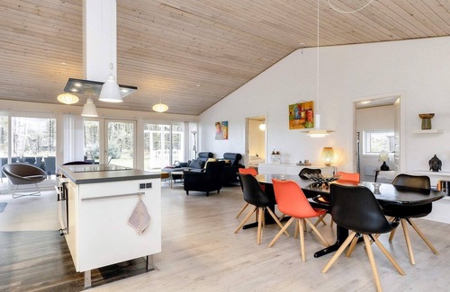 Rodby House | 7 person holiday home in Rødby-By Traum