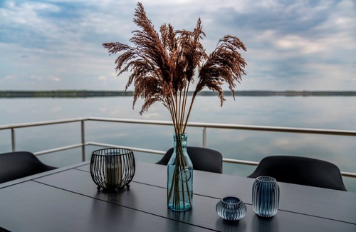 Laasow Boat Rental | 7. Schwimmendes Ferienhaus Neptun - Schwimmende Ferienhäuser Gräbendorfer See