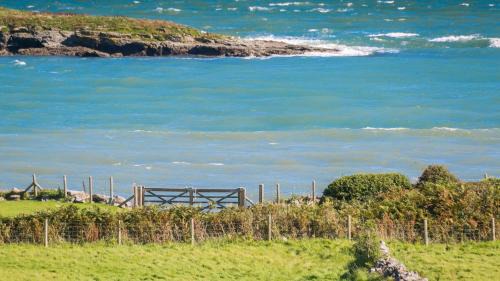Moelfre House | 7 Seaview