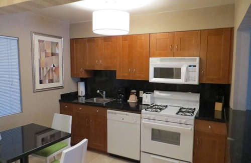 Uptown Design District Apartment | 7 Springs Inn & Suites